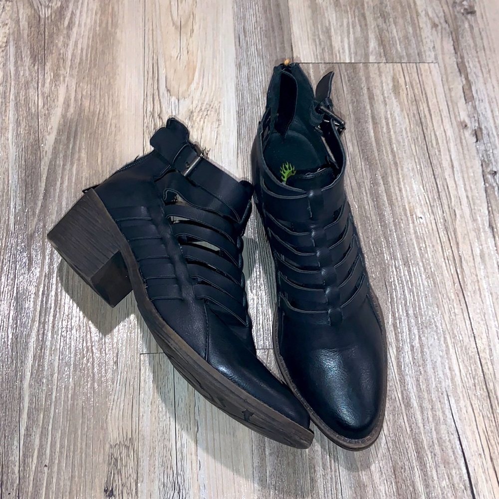 Sandel bootie